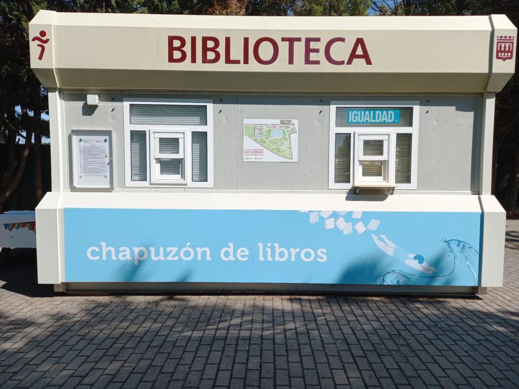 Bibliopiscina