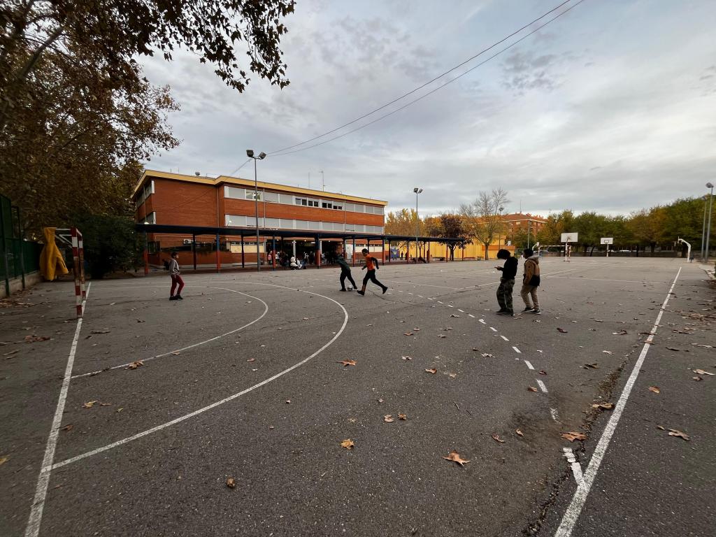Imagen El Ayuntamiento impulsa la iniciativa ‘Patio abierto’ en el CEIP Madre de Dios con el objetivo de dotar a este barrio de un espacio de ocio, convivencia y cohesión social